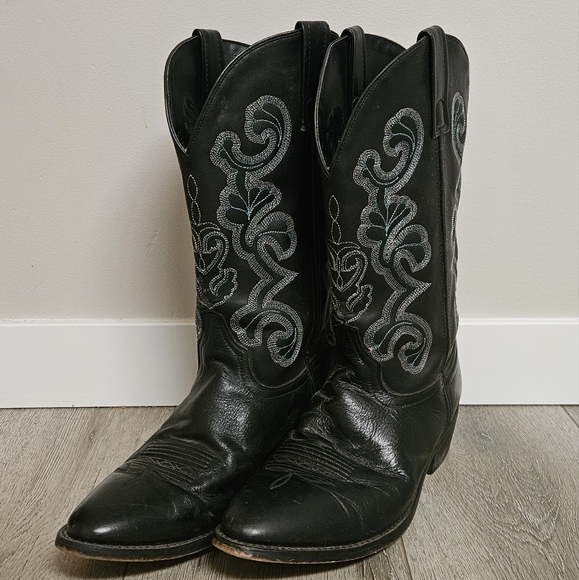 *SOLD* Black Cowboy Boots - Picture 1 of 7